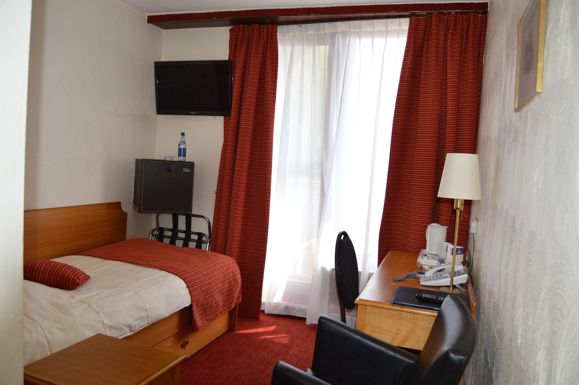 Hotel Les 3 Cles Gembloux Dış mekan fotoğraf