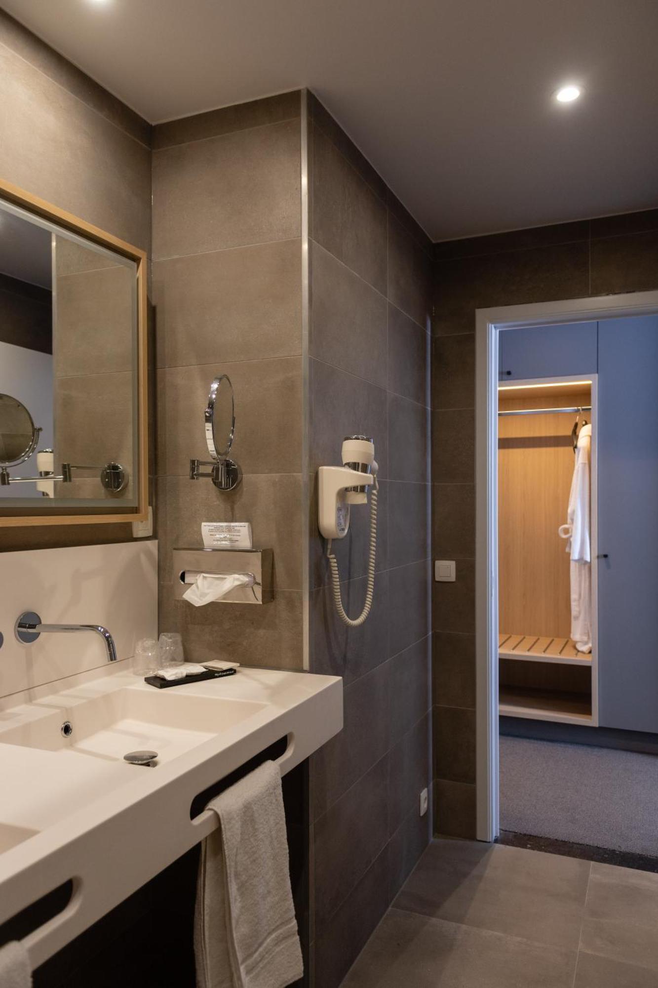 Hotel Les 3 Cles Gembloux Dış mekan fotoğraf