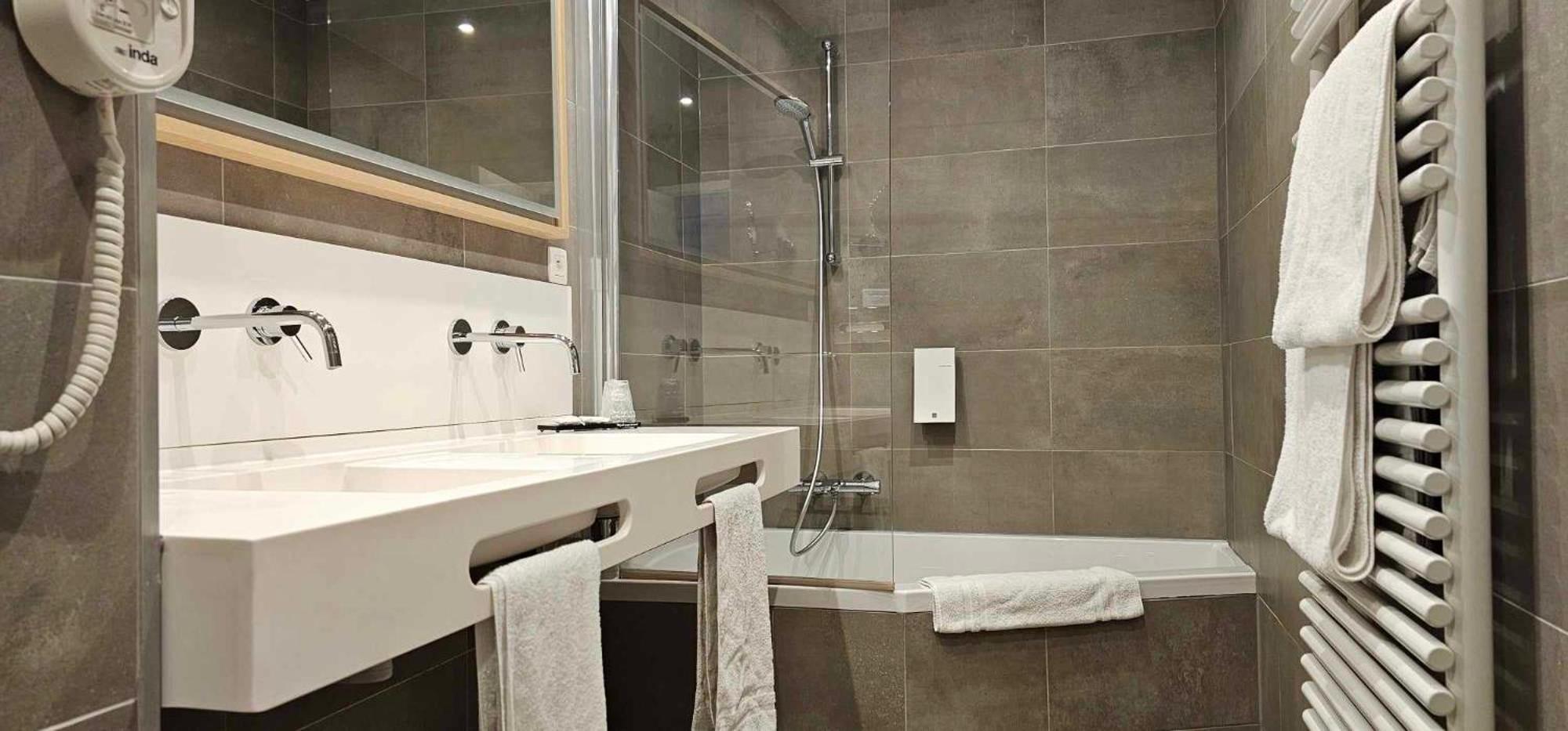 Hotel Les 3 Cles Gembloux Dış mekan fotoğraf